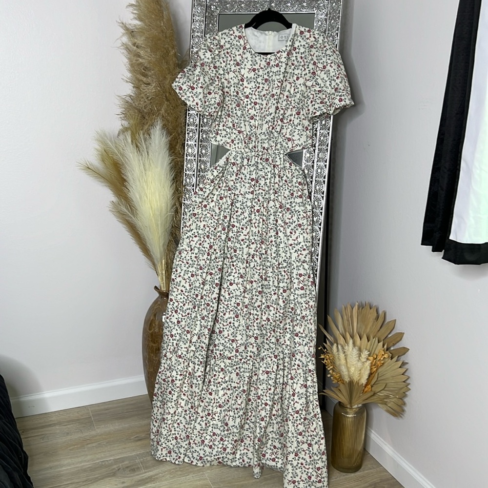 Medium WAYF Maxi Dress